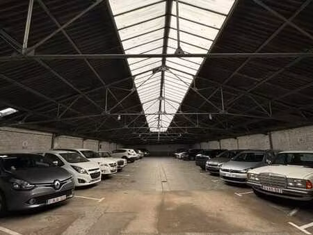 entrepôt 750 m² à vendre avec 39 emplacements de parking