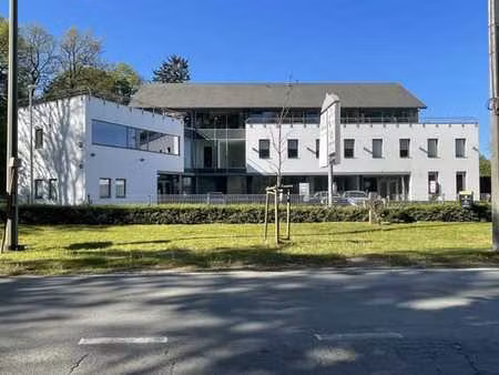 surface commerciale ou bureautique de 300 m2 !