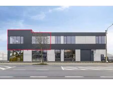 bureau récemment construit d'environ 325 m² dans un emplacem
