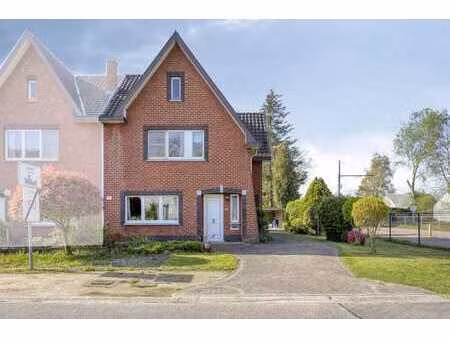 maison mitoyenne avec 3 chambres et jardin ensoleillé à hass