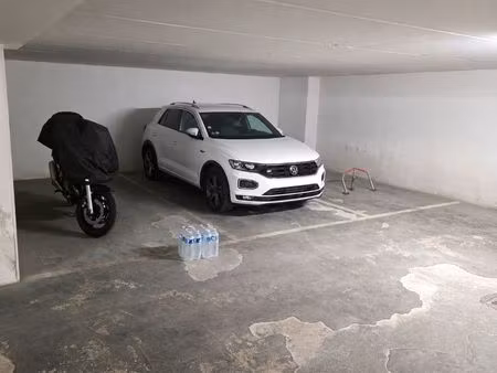 parking sécurisé - 114 av californie - rare