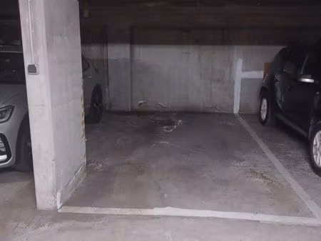 place de parking couvert