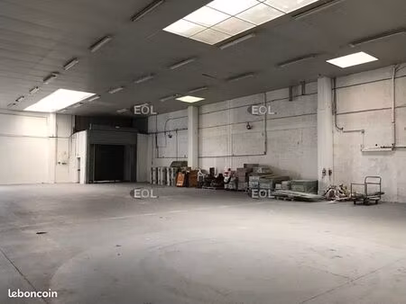 local bureaux 490 m²