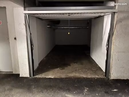 garage cassis ( les 3 caravelles ) - fermé et sécurisé - 17 m2