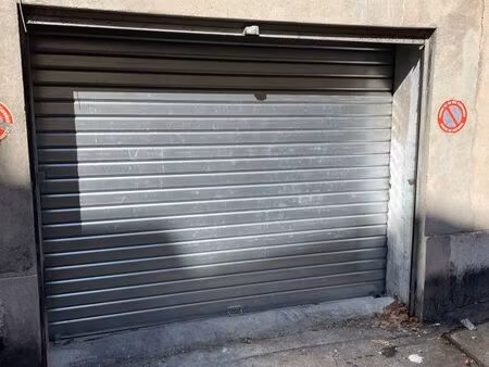 local / garage