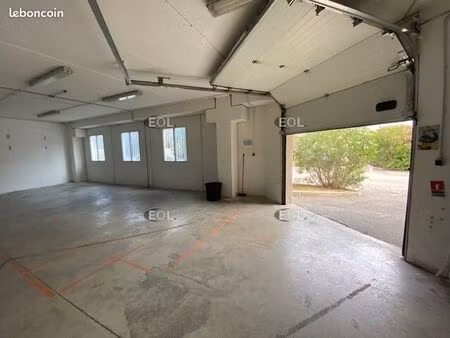 local d'activité 298 m²