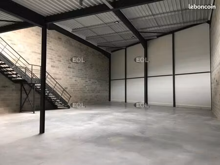 local d'activité 326 m²