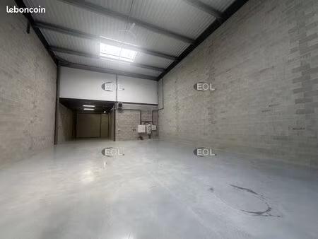 local d'activité 385 m²