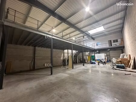 local d'activité 493 m²