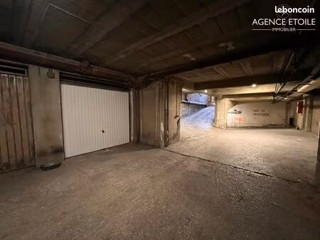 parking/box 1 pièce 22 m²