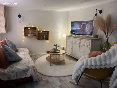 maison de ville rénovée t3 - centre historique d’istres