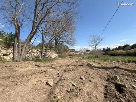 terrain 401 m² pelissanne