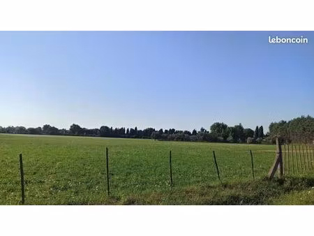 terrain 830 m² saint martin de crau