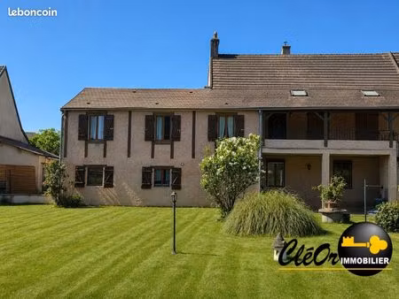 maison 8 pièces 164 m²