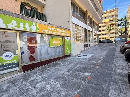 local commercial / bureaux 59 m² – le cannet – vitrine