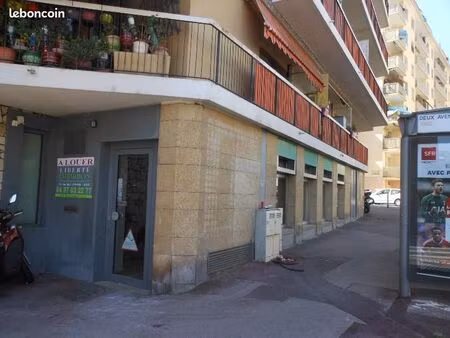 local commercial 175 m² nice