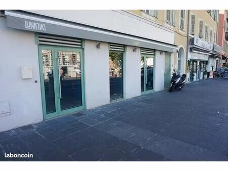 local 165 m²