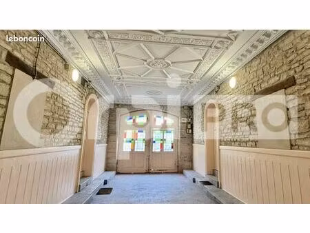 bureau 70 m²
