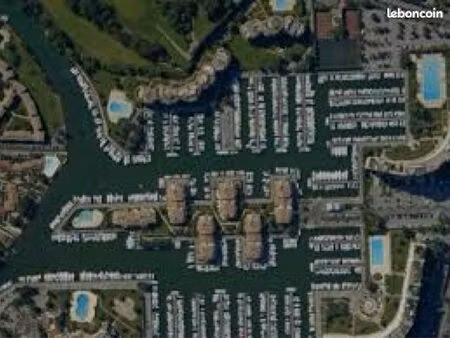 location place au port cannes marina 8x3
