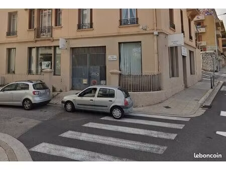 local commercial 221 m²