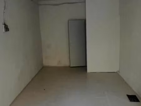local 17 m²