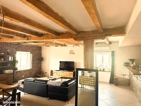 loft/atelier/surface 4 pièces 132 m²