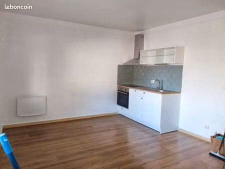 coquet f2 de 35 m2 entièrement rénové