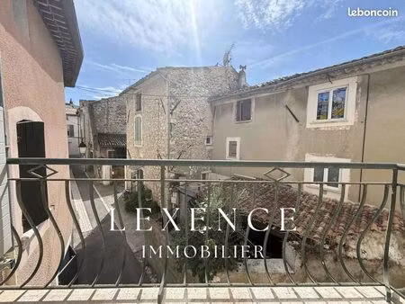 immeuble 3 pièces 245 m²