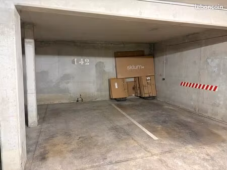 place de parking sécurisée - quartier sabines