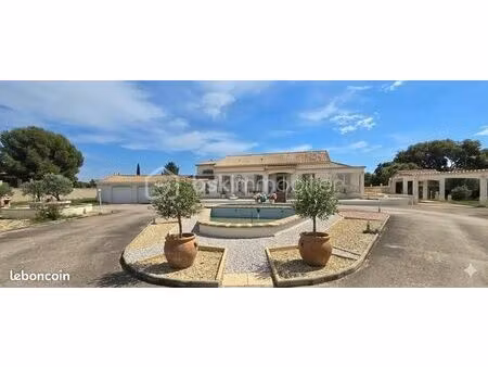propriété 8 pièces 255 m²