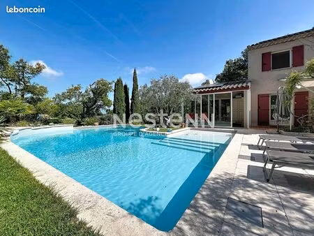 villa 7 pièces 165 m²