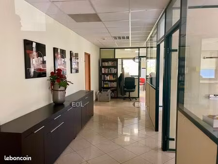bureaux 109 m²