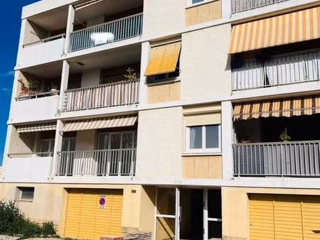 nombreux parkings communs