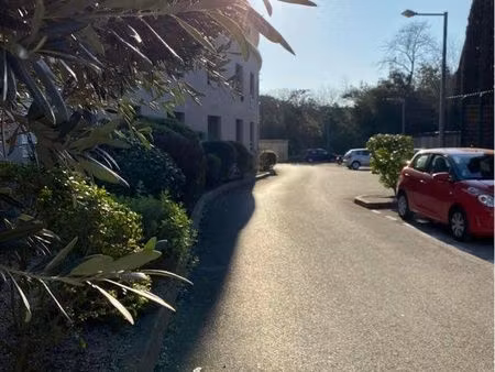 studio meublé en résidence étudiante sécurisée (avec garage)