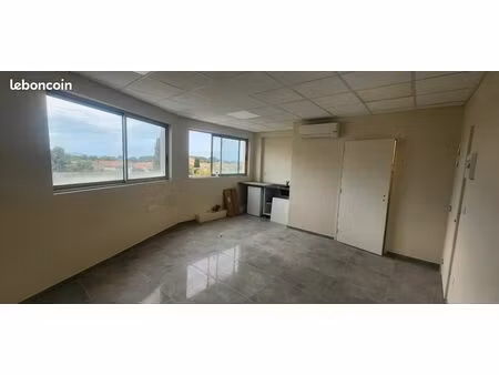 local professionnel / bureau