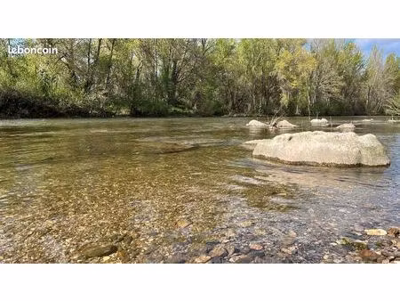 terrain de loisirs arboré proche rivière (orb)