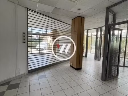local bureaux 185 m²