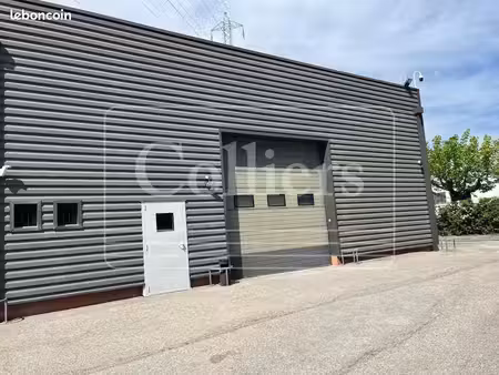 local industriel 450 m²