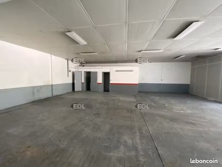 local d'activité 215 m²