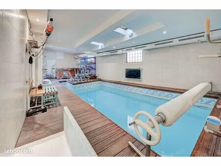 local 340 m² marseille