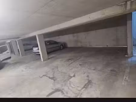place de parking non boxé sécurisés