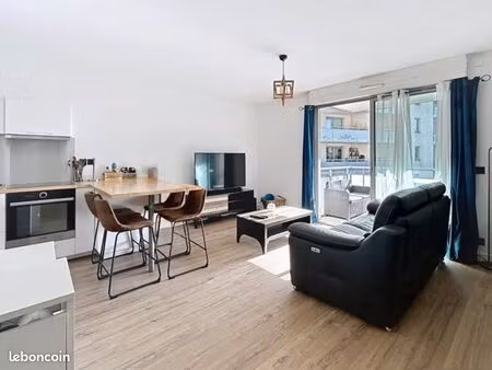 appartement t2 - 42 m2 - terrasse - garage - castelnau-le-lez