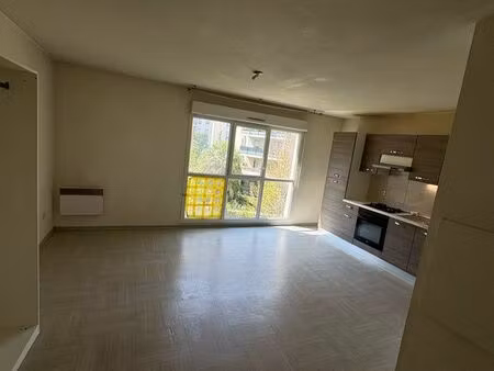 grand studio résidence sécurisé