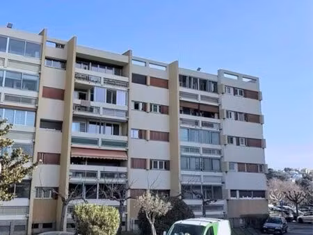 t2 50m2 libre résidence val pins 13015 moderne bon état
