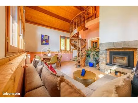 chalet 6 pièces 160 m²