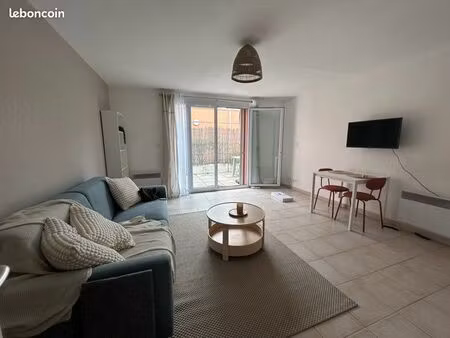 studio 28m2 + terrasse proche luma
