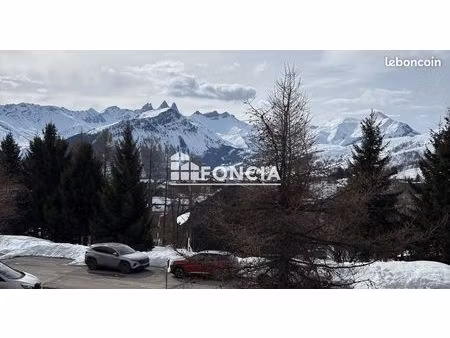 la toussuire station des sybelles  ce charmant studio bénéficie d’un emplacement idéal pou