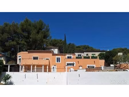 le rove  beau studio de 32 m2 avec terrasse de 12 m2