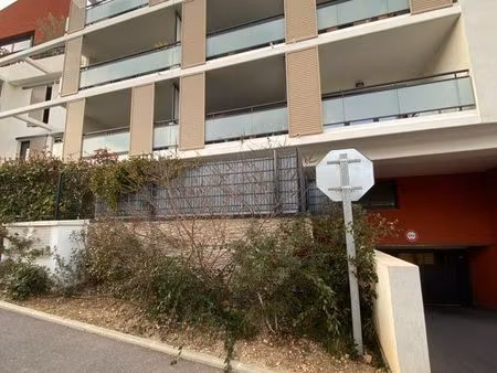 studio meublé de 32 m2 avec terrasse et jardin 850