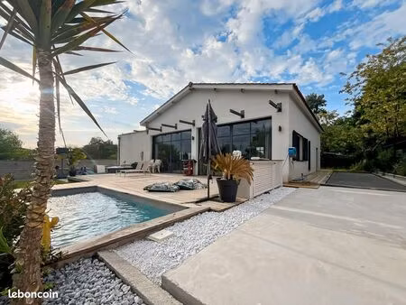 villa 6 pièces 205 m²